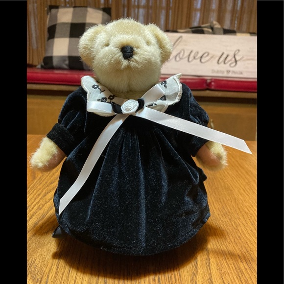 Buffy VanderBear 1982 Series - Picture 3 of 8